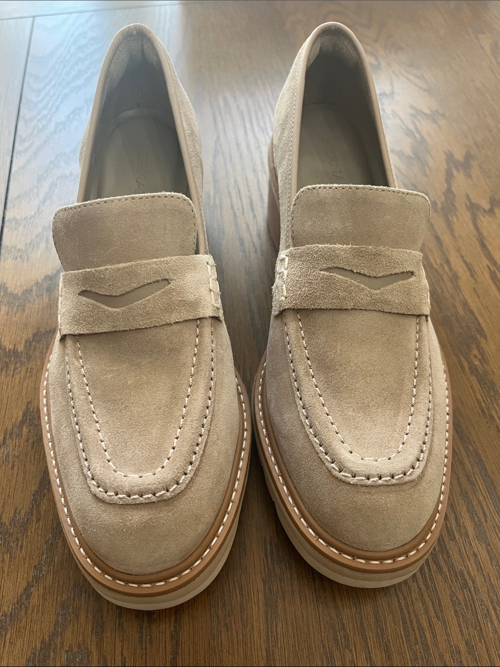 NWOT Bernardo Selma Lug Heels Women’s 6.5 Suede Penny Loafers in Light Taupe
